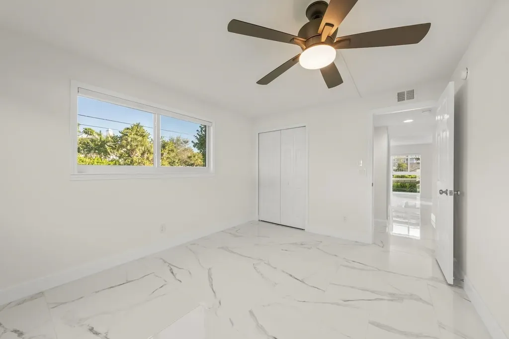 561 Periwinkle Way Sanibel FL 33957