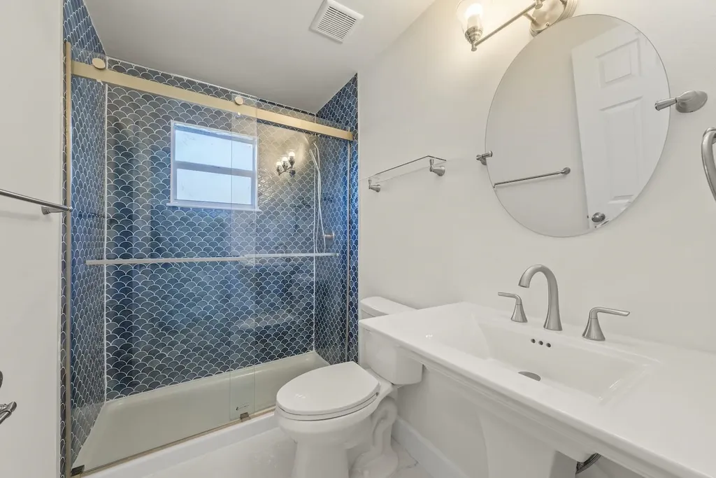 561 Periwinkle Way Sanibel FL 33957