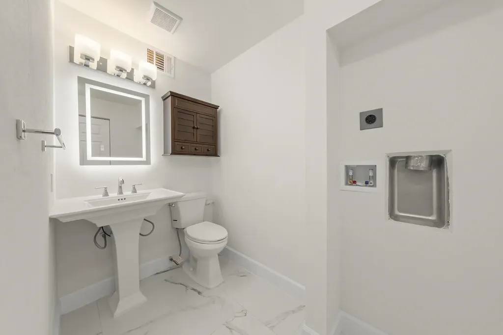 561 Periwinkle Way Sanibel FL 33957