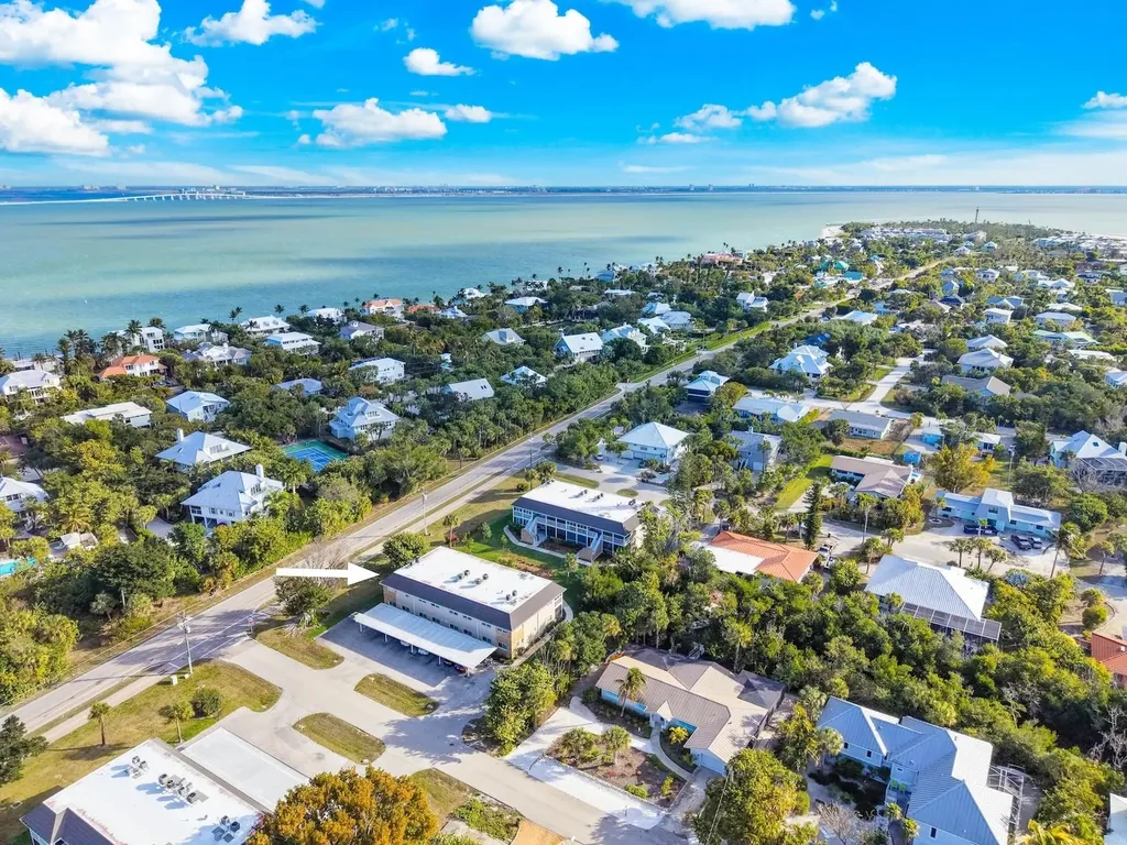 561 Periwinkle Way Sanibel FL 33957