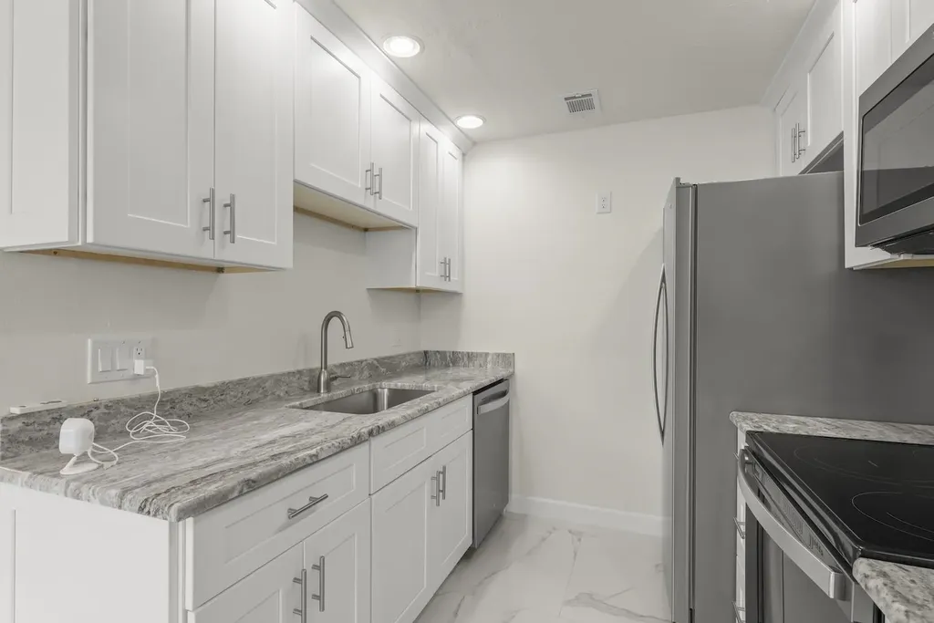 561 Periwinkle Way Sanibel FL 33957