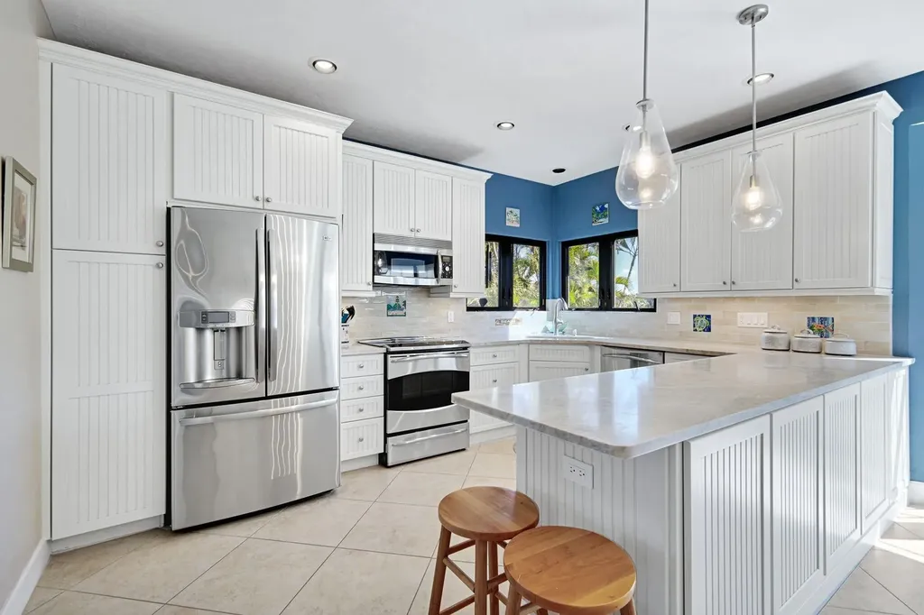 1126 Harbour Cottage Court Sanibel FL 33957