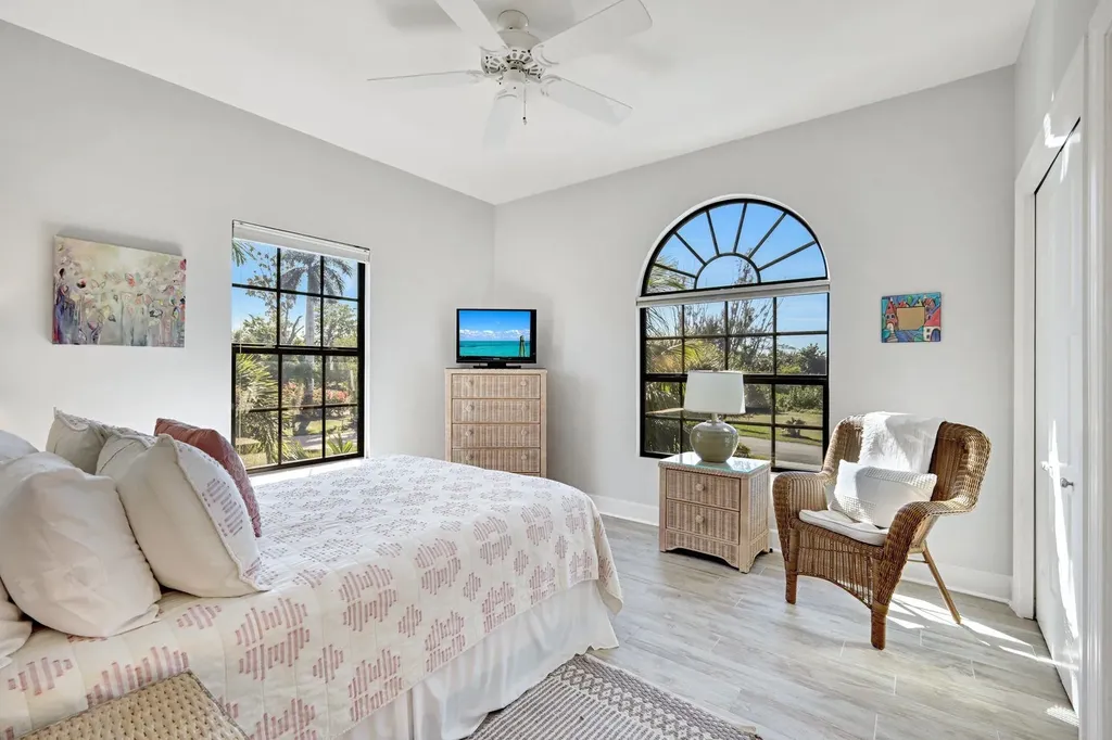 1126 Harbour Cottage Court Sanibel FL 33957