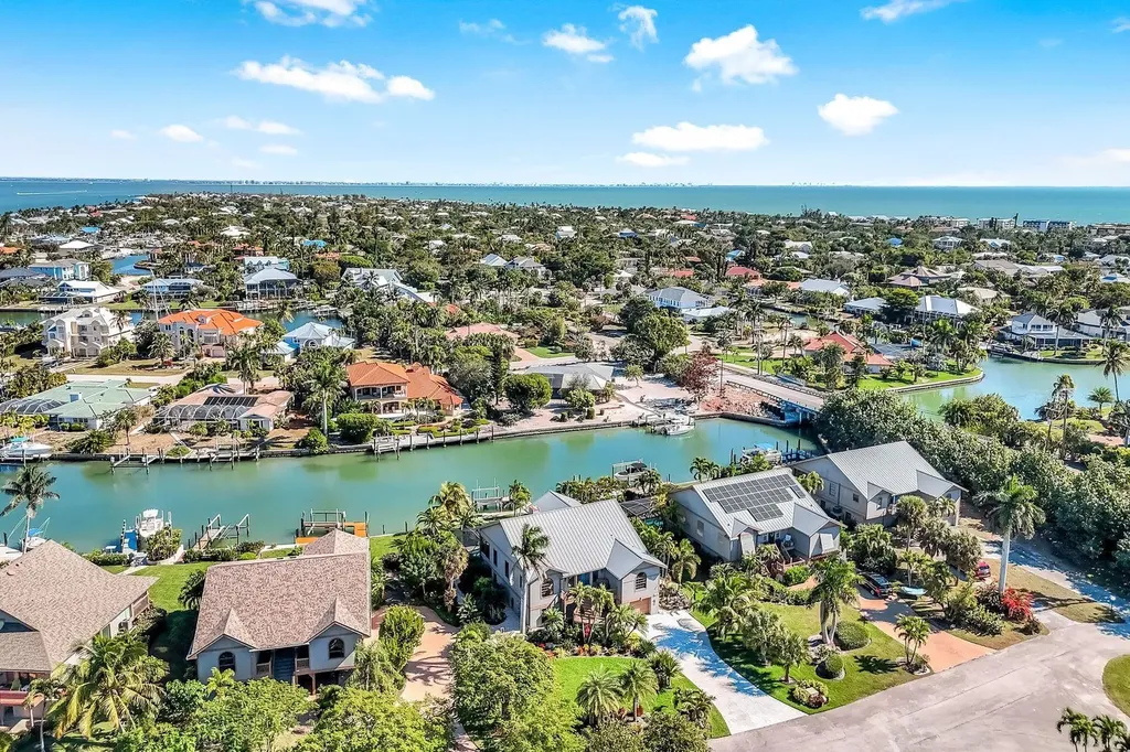 1126 Harbour Cottage Court Sanibel FL 33957