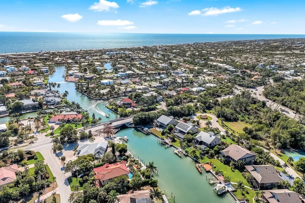 1126 Harbour Cottage Court Sanibel FL 33957