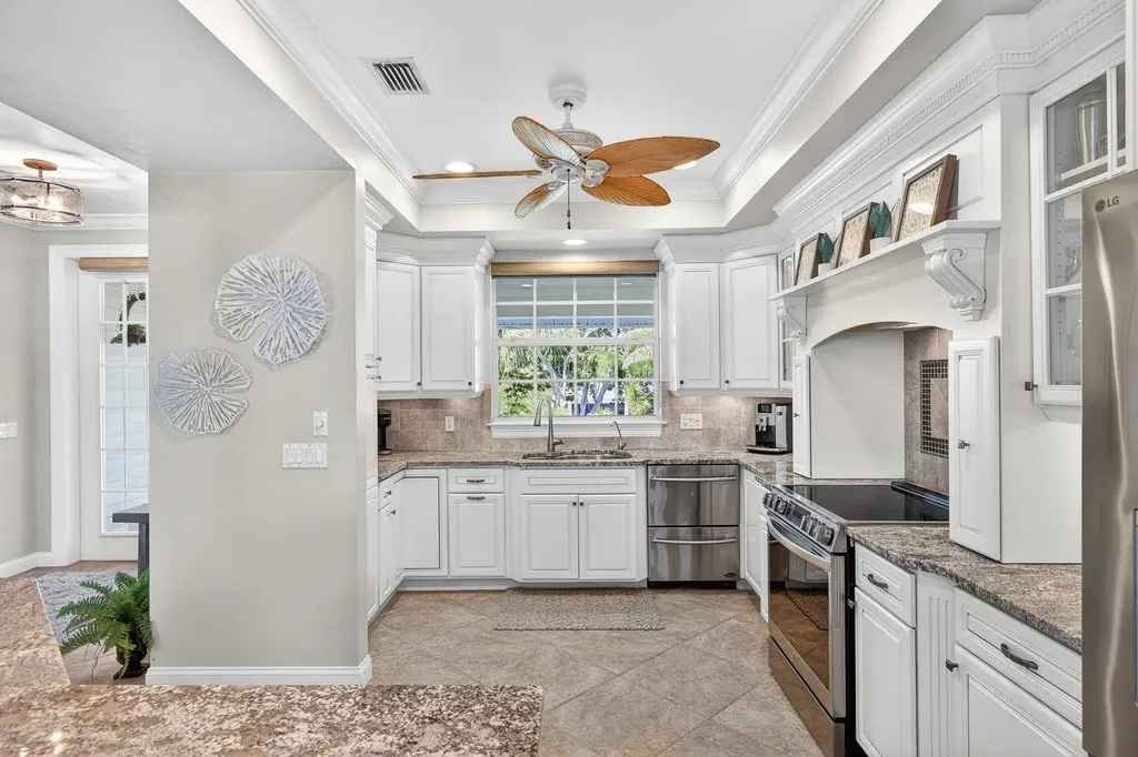 739 Anchor Drive Sanibel FL 33957