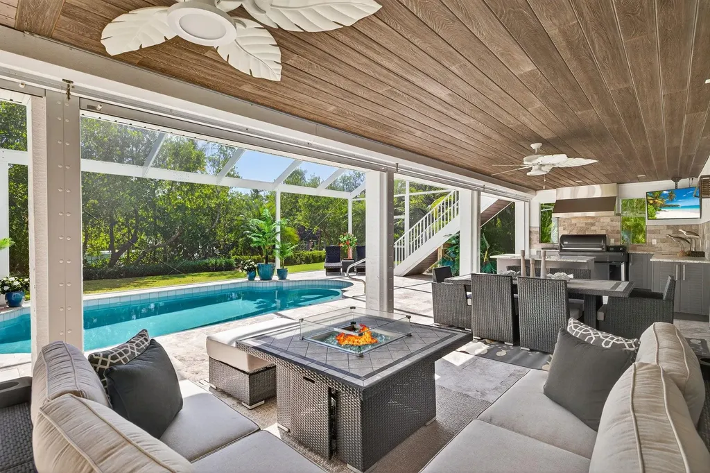 739 Anchor Drive Sanibel FL 33957