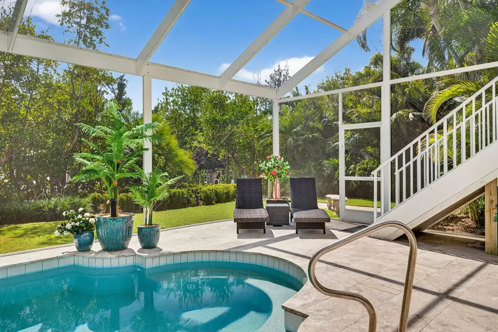 739 Anchor Drive Sanibel FL 33957