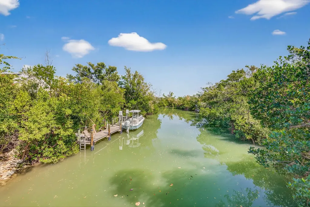739 Anchor Drive Sanibel FL 33957