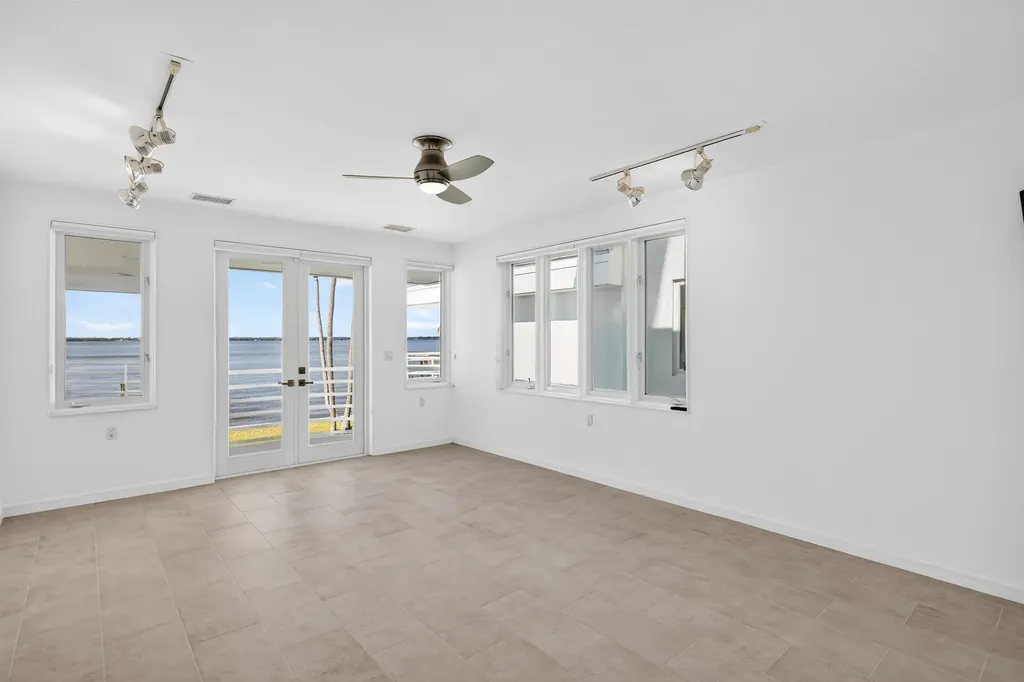3402 W Riverside Drive Fort Myers FL 33901