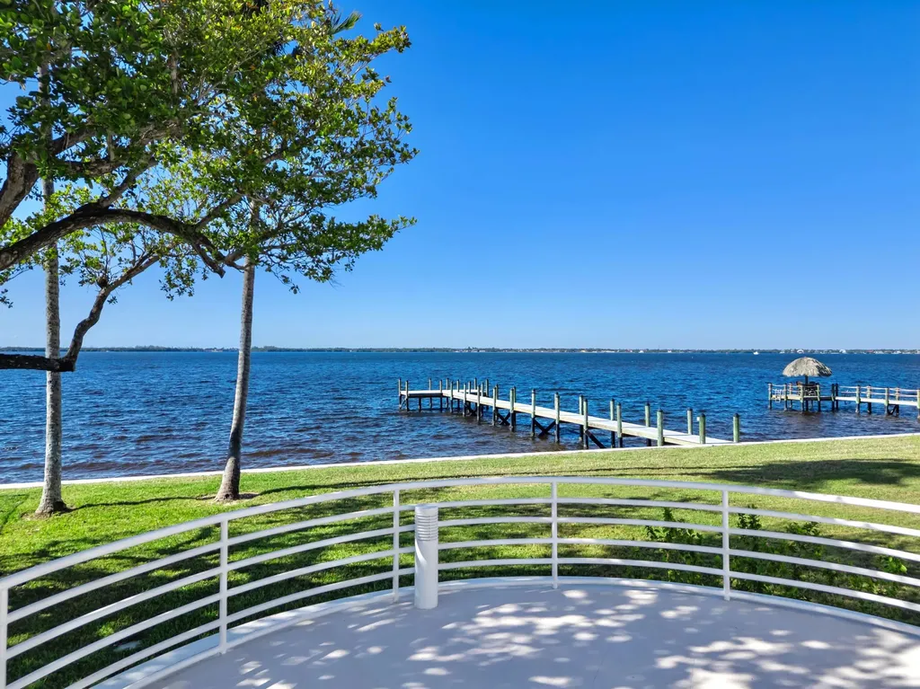 3402 W Riverside Drive Fort Myers FL 33901