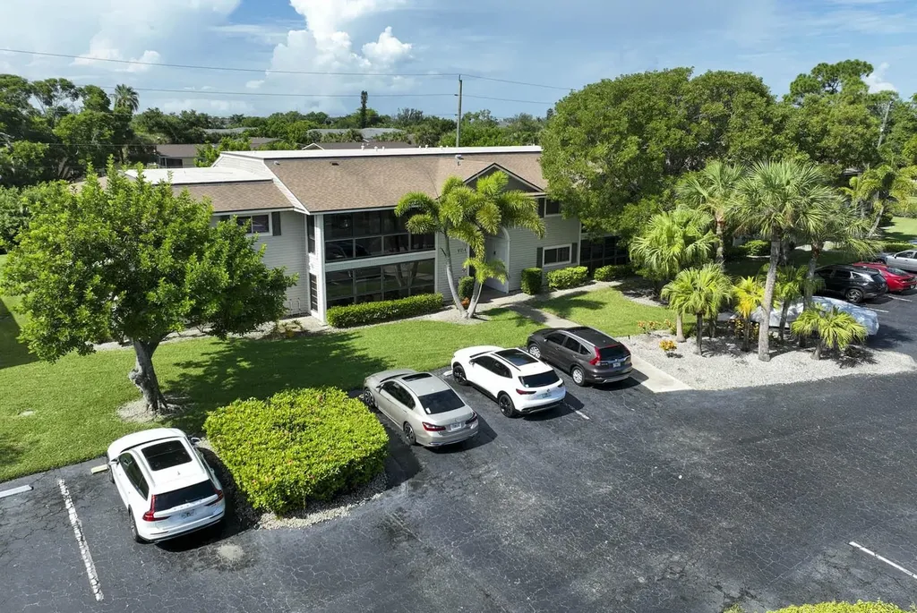 8121 South Woods Circle Fort Myers FL 33919