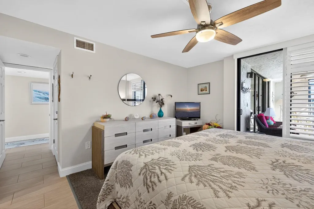 1299 Middle Gulf Drive Sanibel FL 33957
