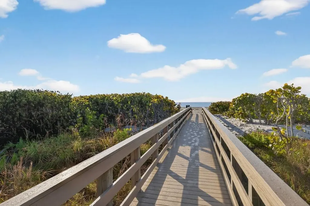 1299 Middle Gulf Drive Sanibel FL 33957