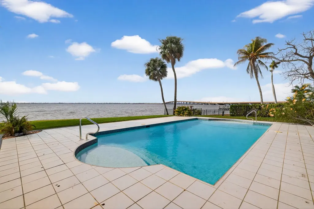 19 George Town Fort Myers FL 33919