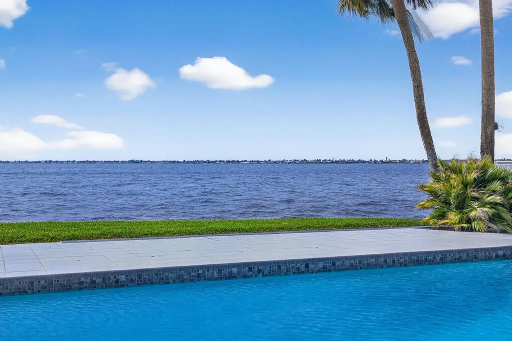 19 George Town Fort Myers FL 33919