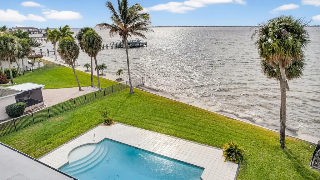 19 George Town Fort Myers FL 33919