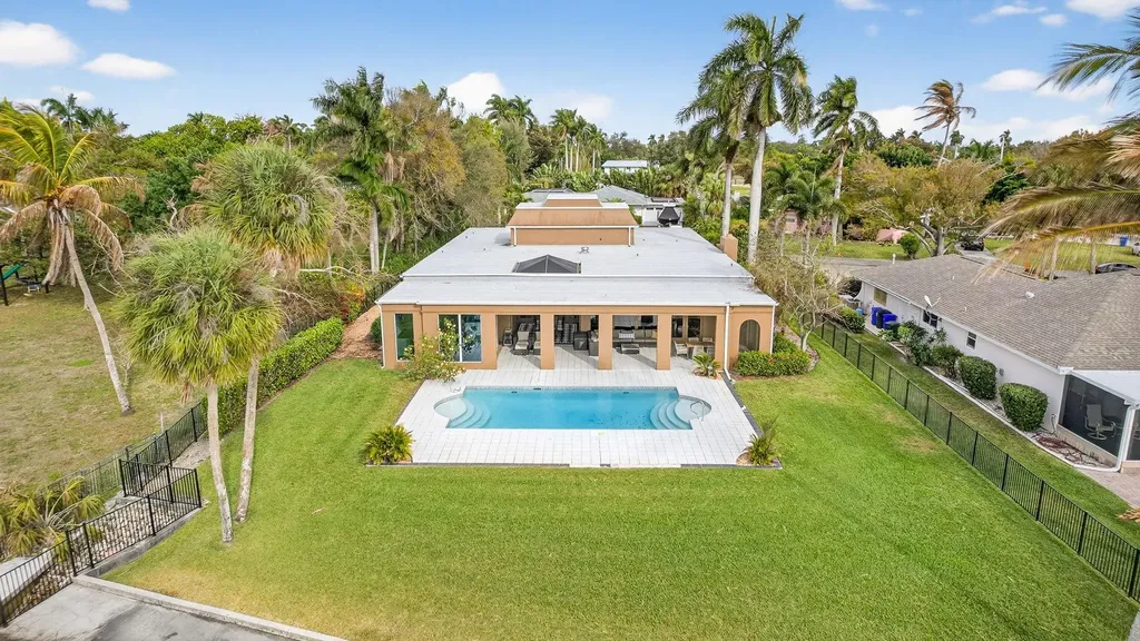 19 George Town Fort Myers FL 33919