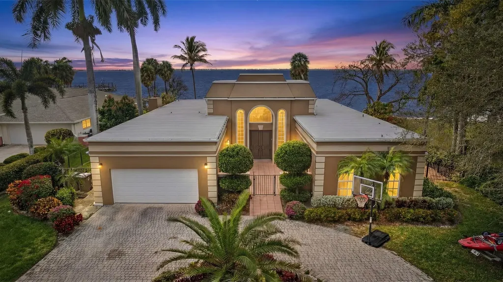 19 George Town Fort Myers FL 33919