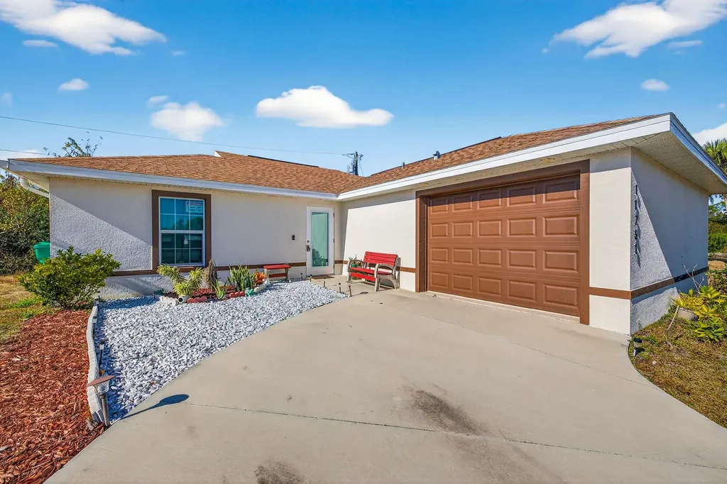 11249 / 11261 6th Avenue Punta Gorda FL 33955