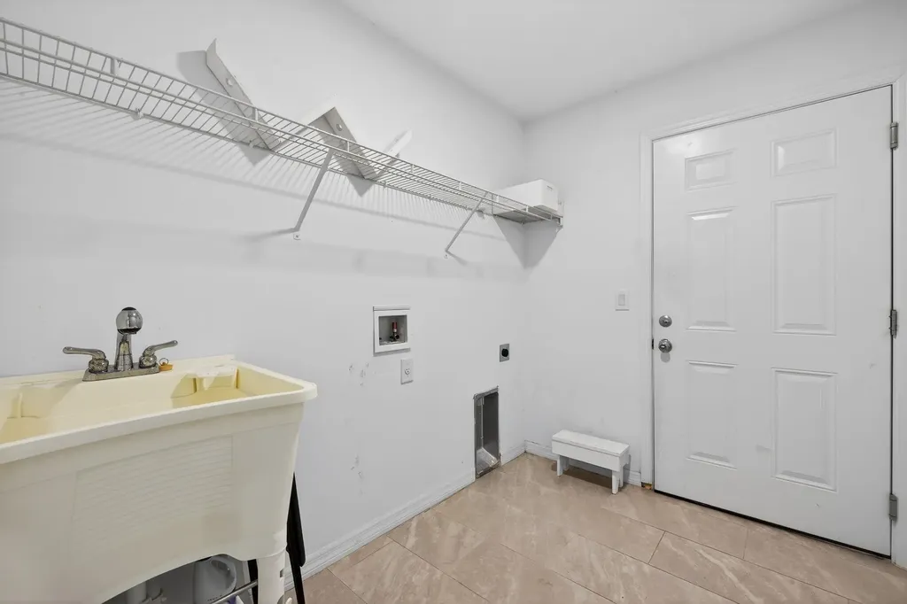 11249 / 11261 6th Avenue Punta Gorda FL 33955