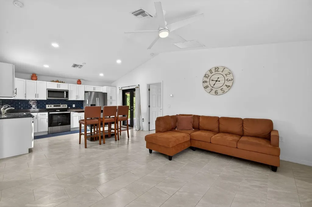 11249 / 11261 6th Avenue Punta Gorda FL 33955