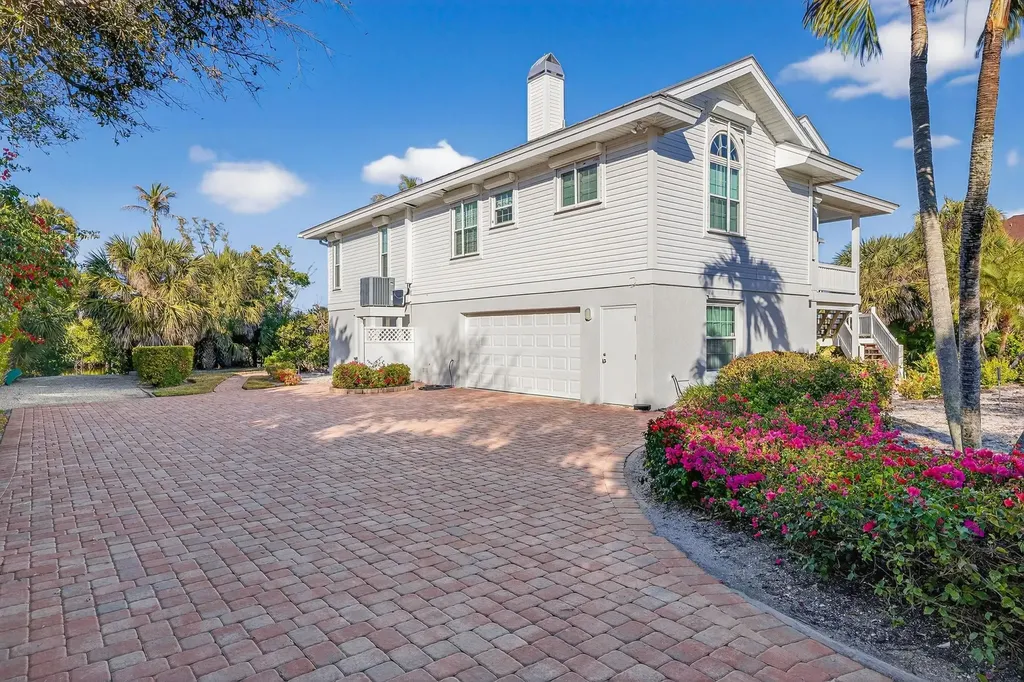 5243 Indian Court Sanibel FL 33957
