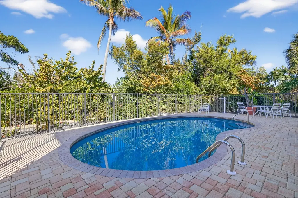 5243 Indian Court Sanibel FL 33957