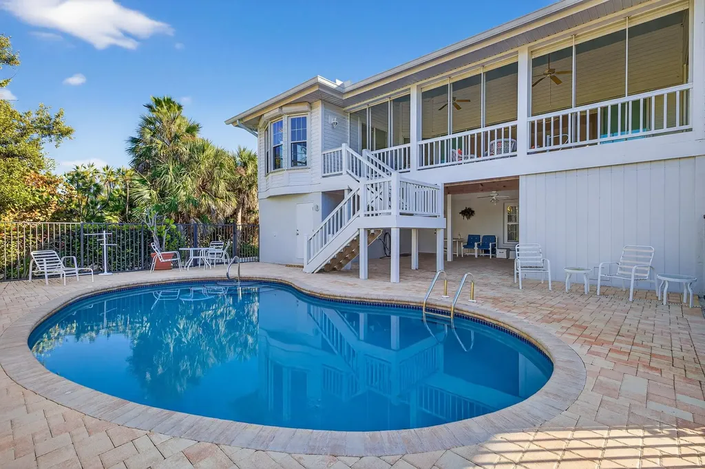 5243 Indian Court Sanibel FL 33957