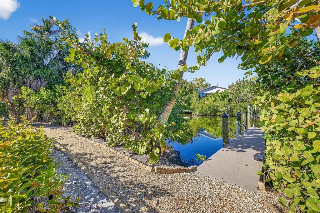5243 Indian Court Sanibel FL 33957