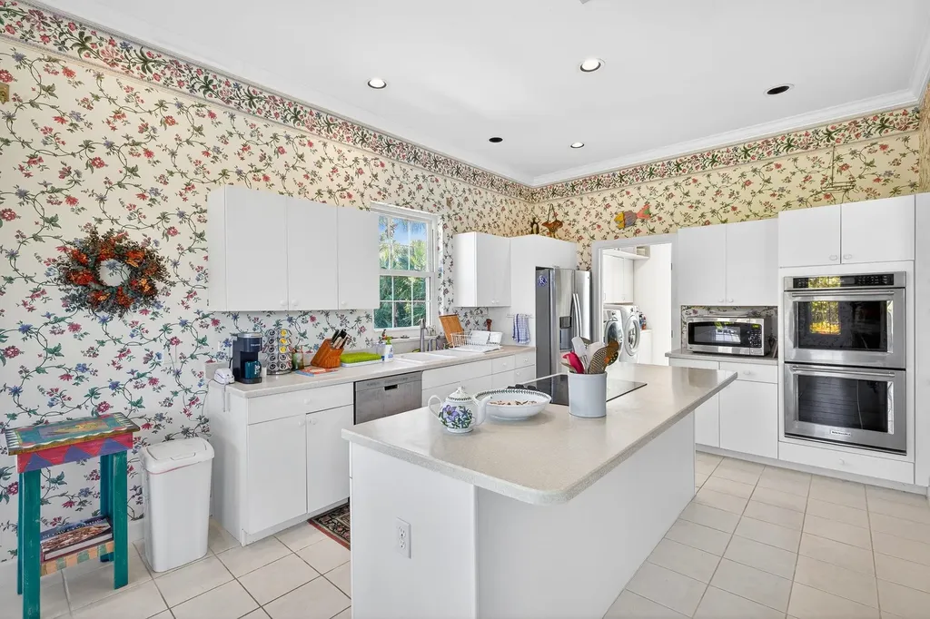 5243 Indian Court Sanibel FL 33957