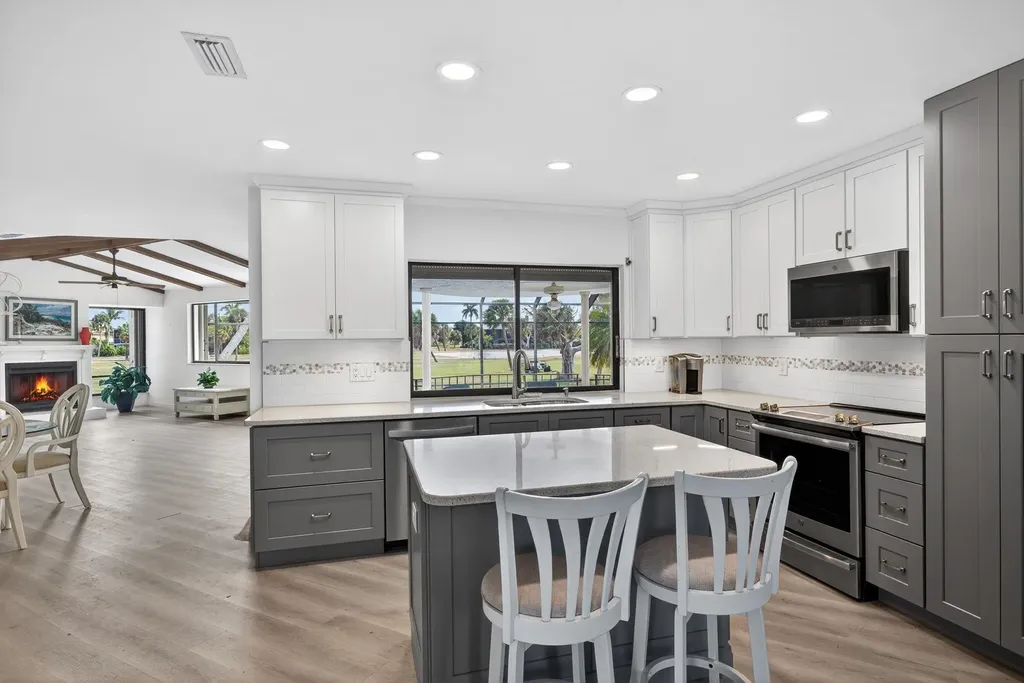 1312 Par View Drive Sanibel FL 33957