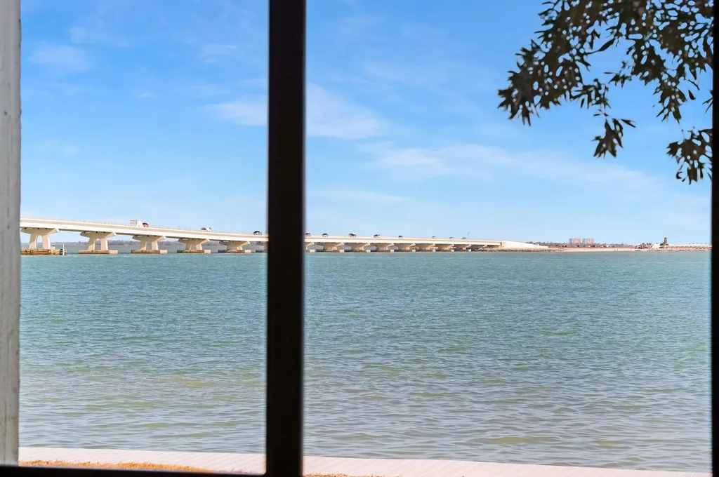 760 Sextant Drive Sanibel FL 33957