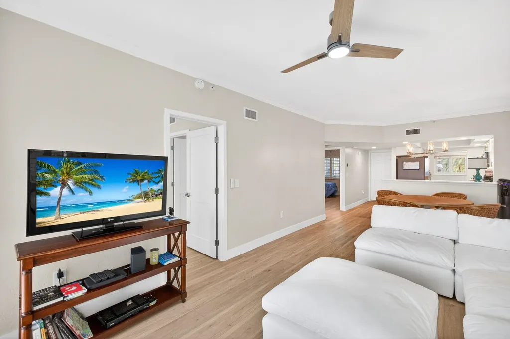 255 Periwinkle Way Sanibel FL 33957