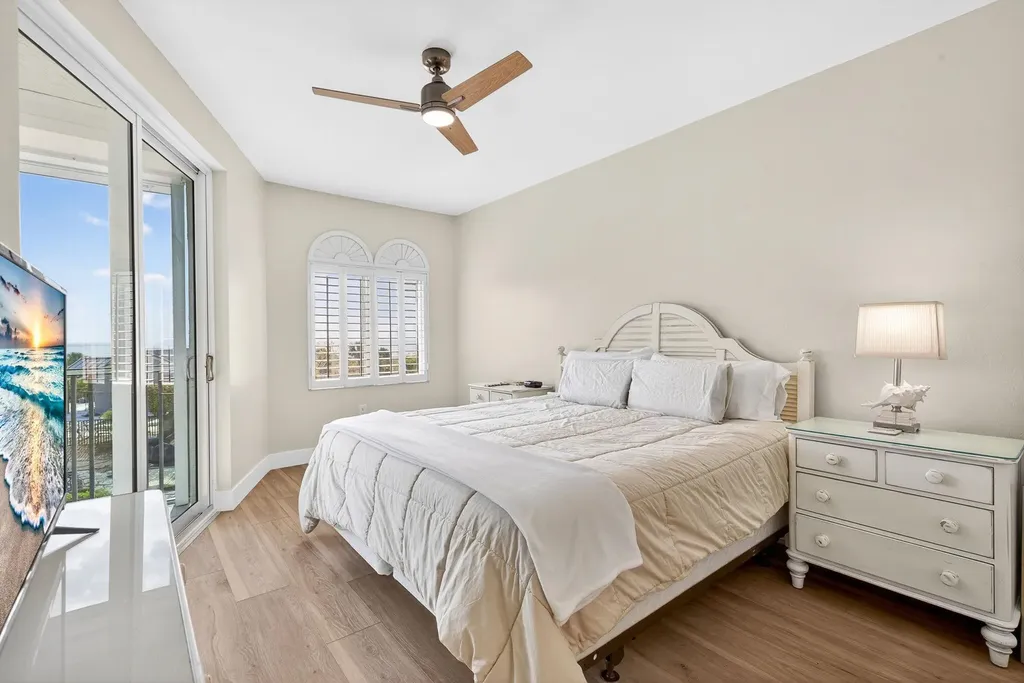 255 Periwinkle Way Sanibel FL 33957