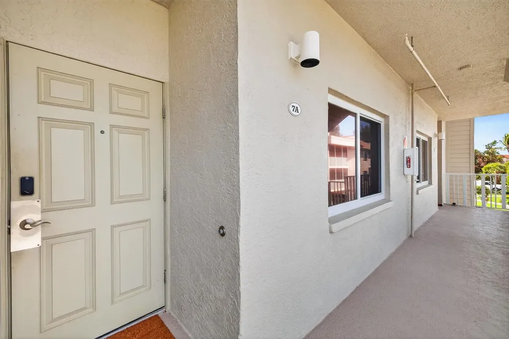 255 Periwinkle Way Sanibel FL 33957