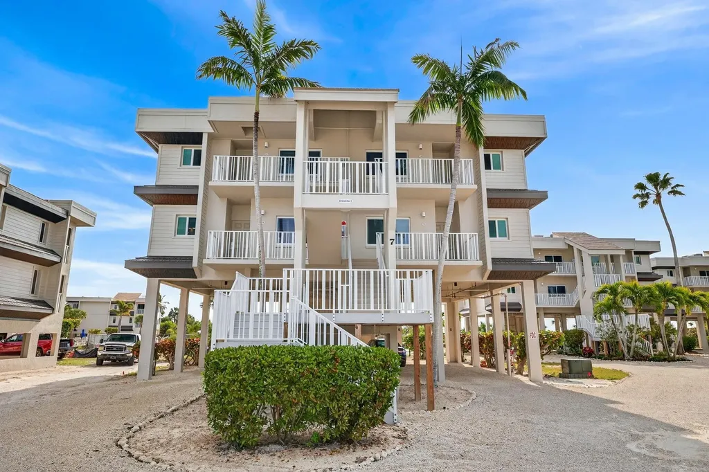255 Periwinkle Way Sanibel FL 33957