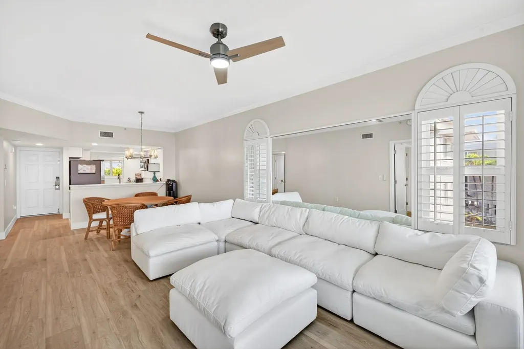 255 Periwinkle Way Sanibel FL 33957