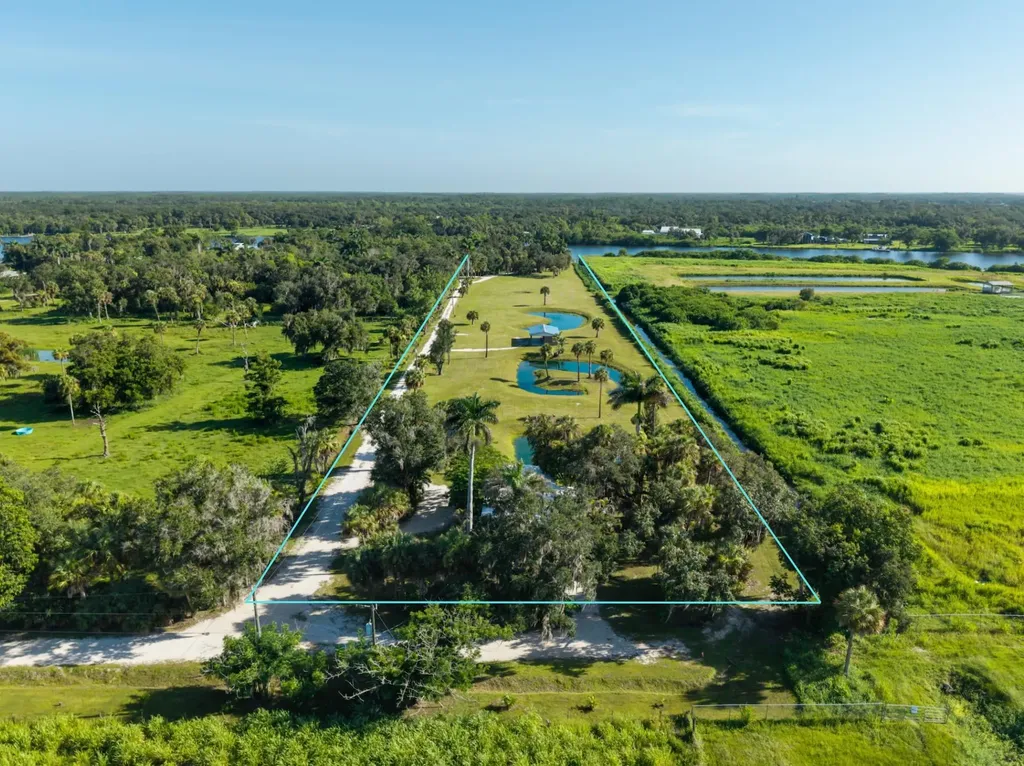 19481/483 S River Road Alva FL 33920
