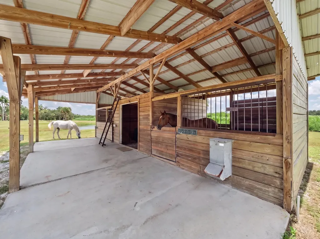 19481/483 S River Road Alva FL 33920