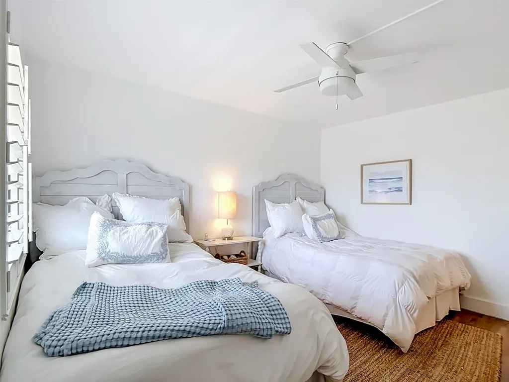 979 E Gulf Drive Sanibel FL 33957