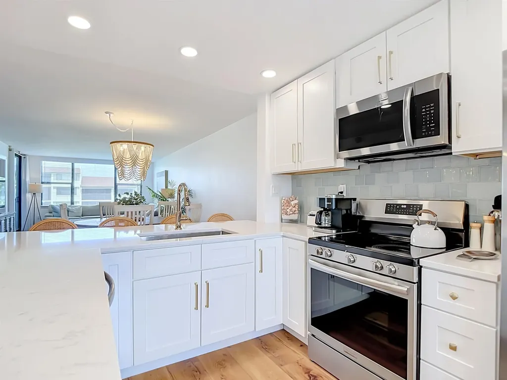 979 E Gulf Drive Sanibel FL 33957
