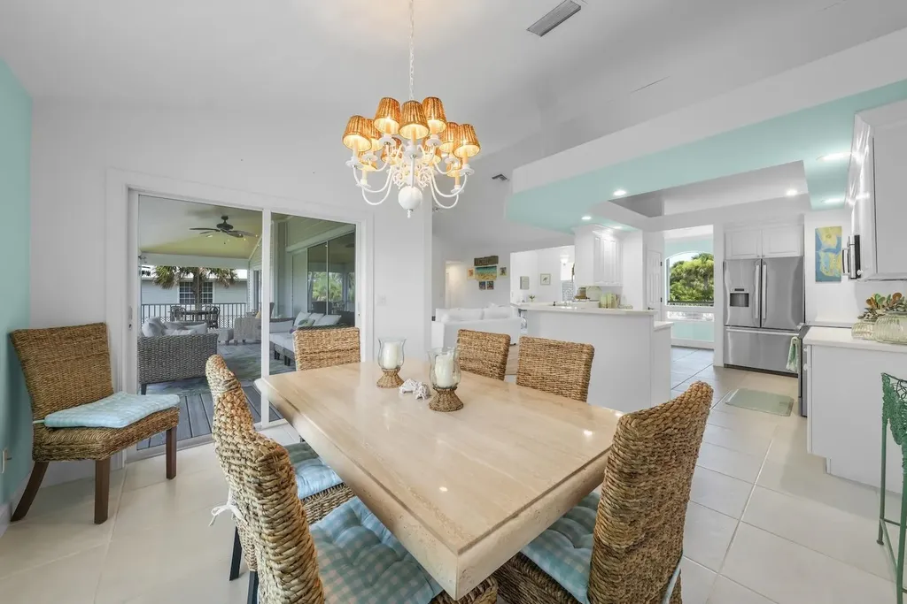 1858 Farm Trail Sanibel FL 33957