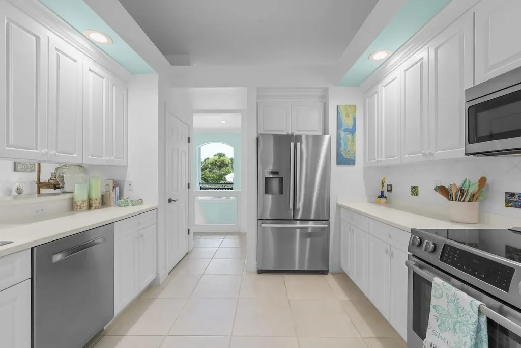 1858 Farm Trail Sanibel FL 33957