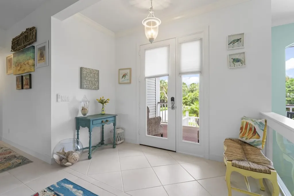 1858 Farm Trail Sanibel FL 33957