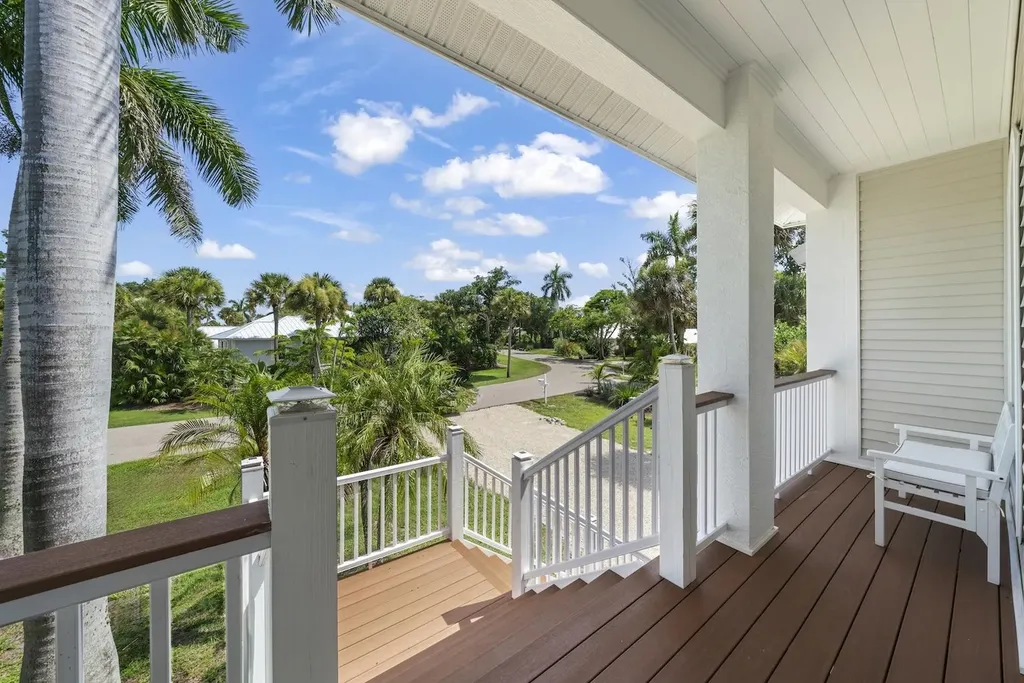 1858 Farm Trail Sanibel FL 33957