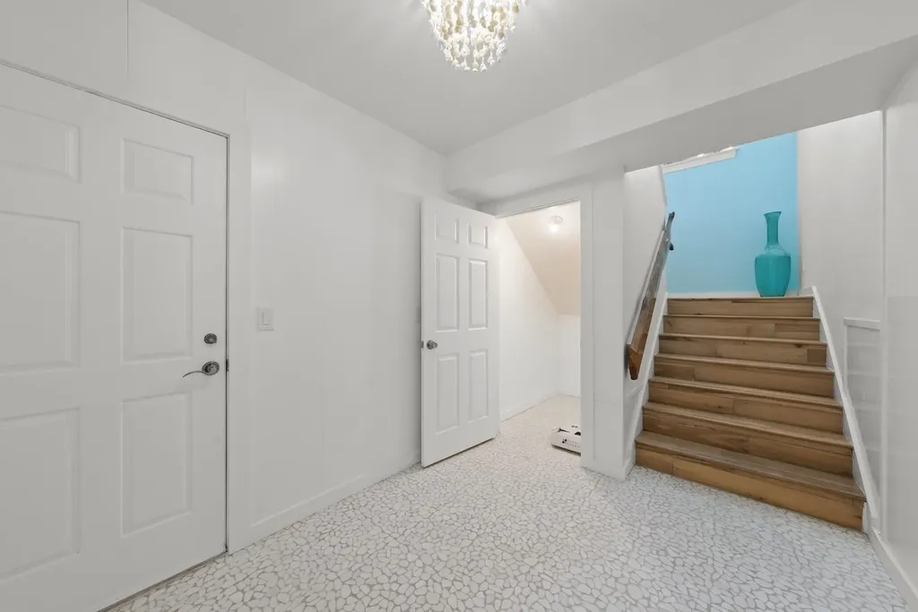 1858 Farm Trail Sanibel FL 33957