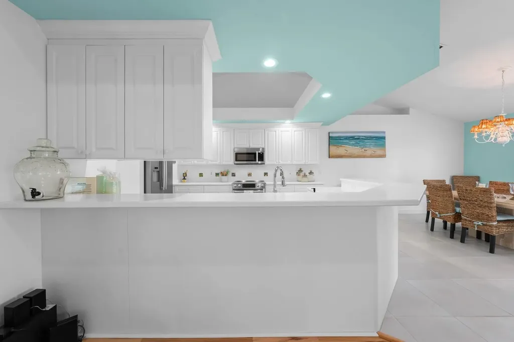 1858 Farm Trail Sanibel FL 33957