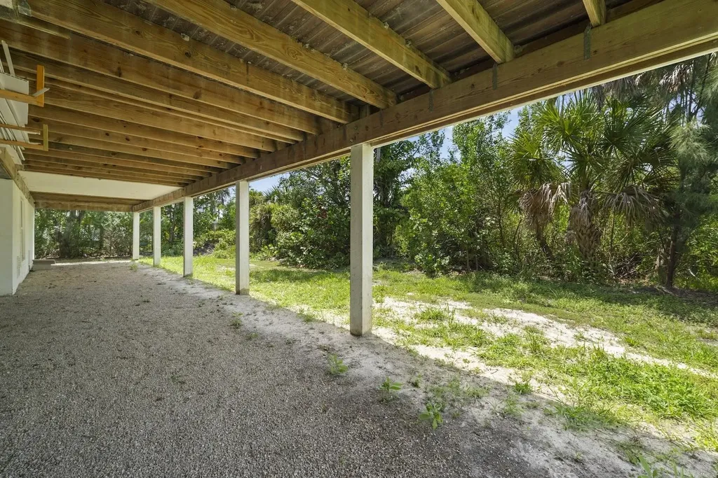 1858 Farm Trail Sanibel FL 33957