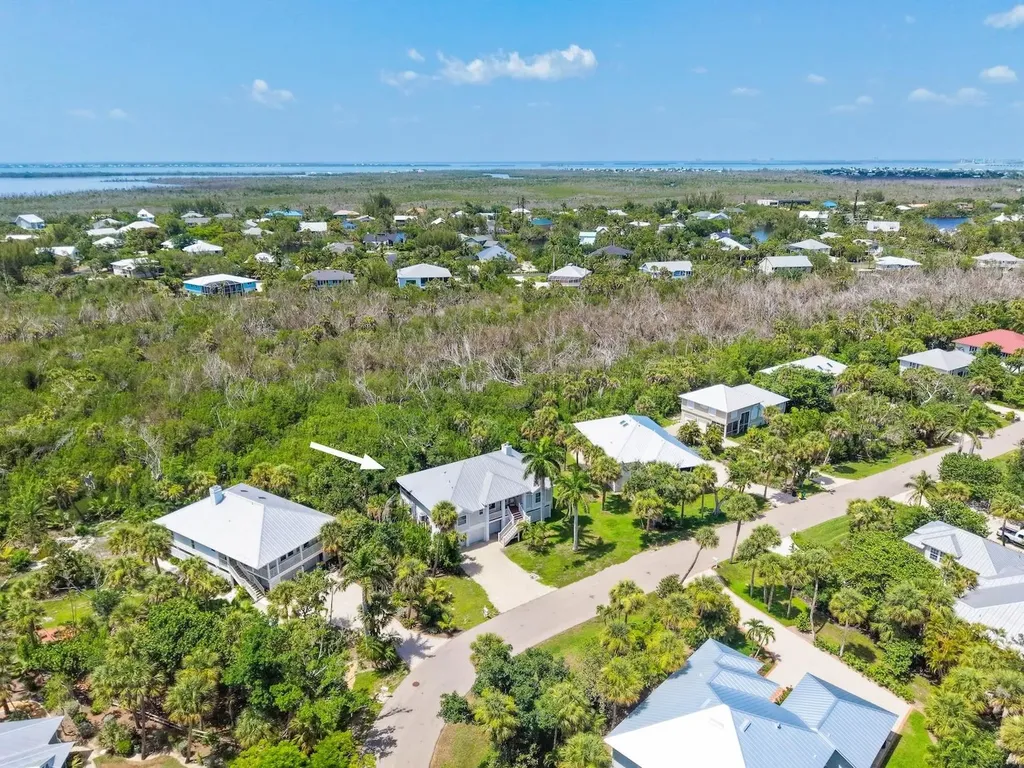 1858 Farm Trail Sanibel FL 33957